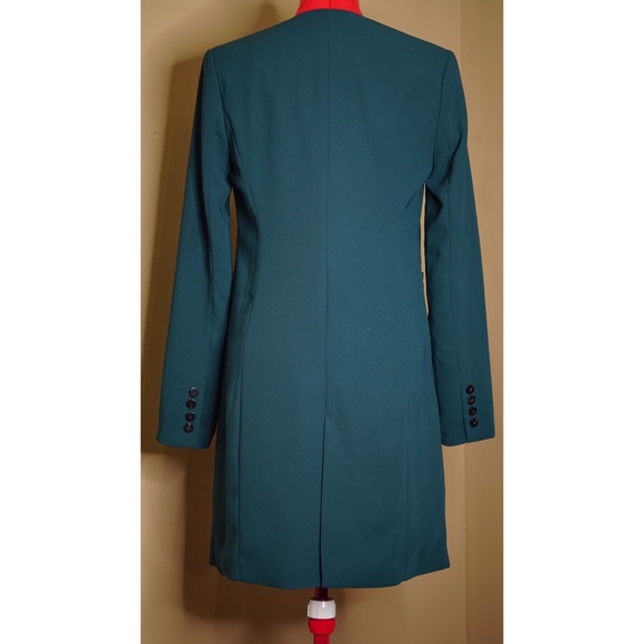 Oversized Single-Button Blazer - Picture 3 of 4